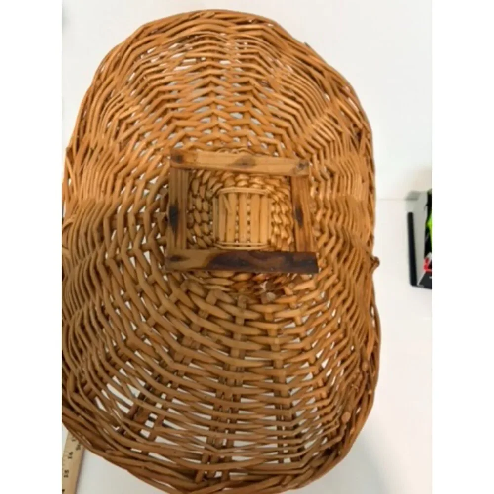 Large Vtg wicker rattan flower gathering basket with handle